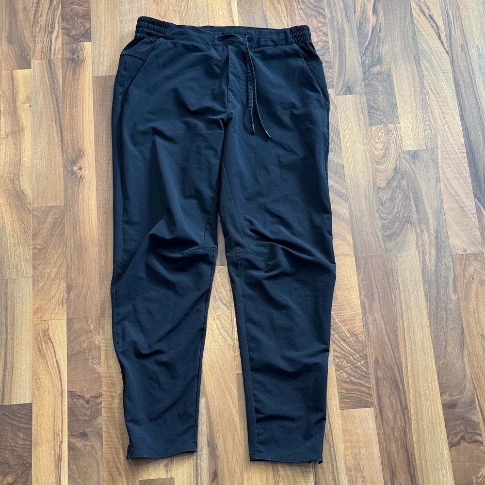 Lululemon Classic Black Men's Joggers size L